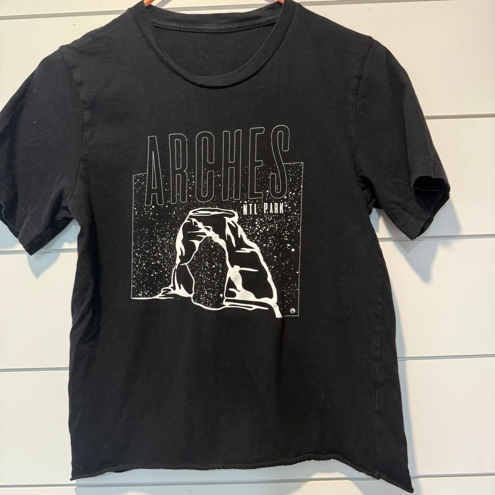 Arches National Park Black Cotton Graphic T-Shirt Crew Neck Short Sleeve